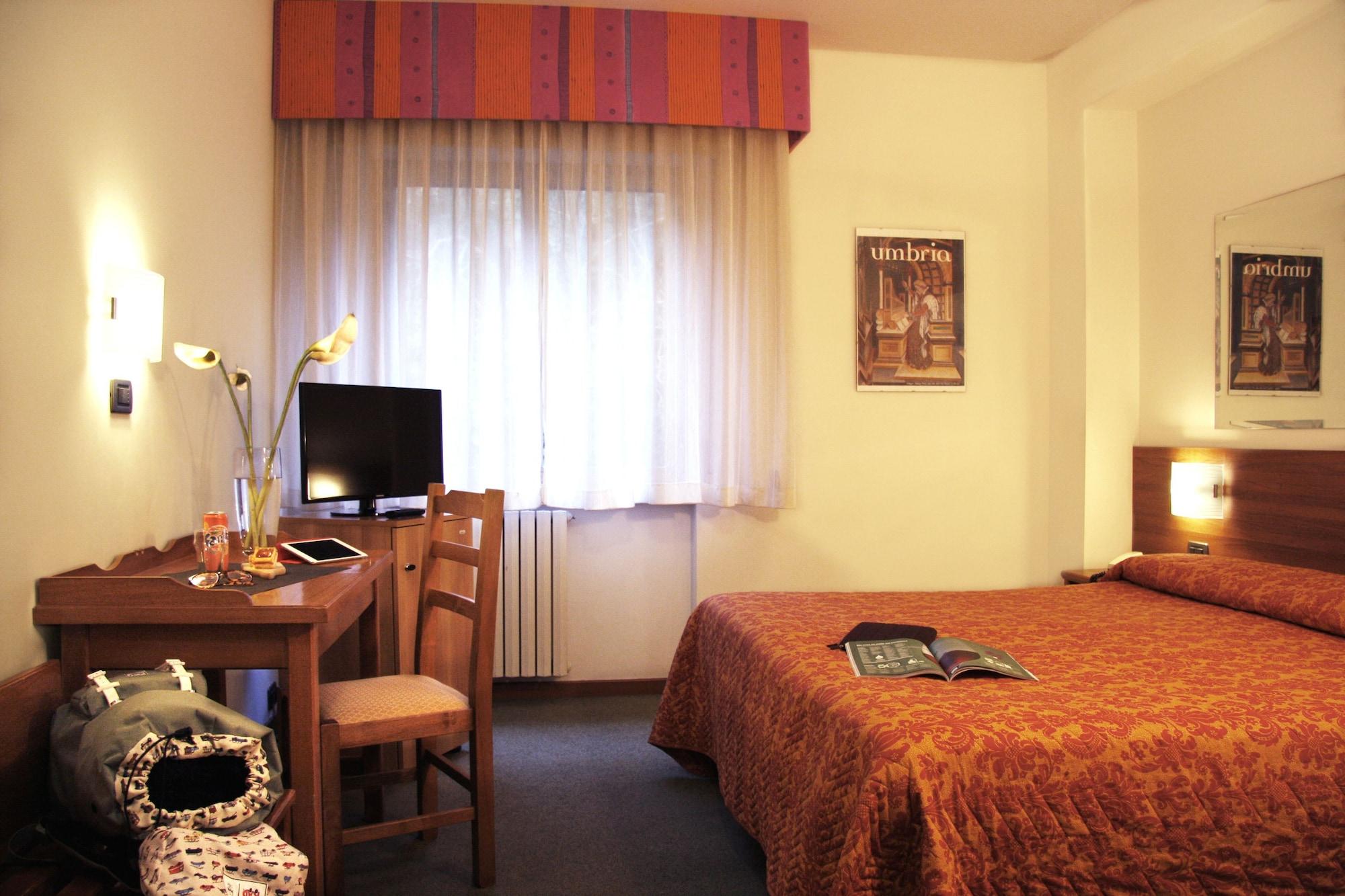 Ilgo Hotel Perugia Bagian luar foto